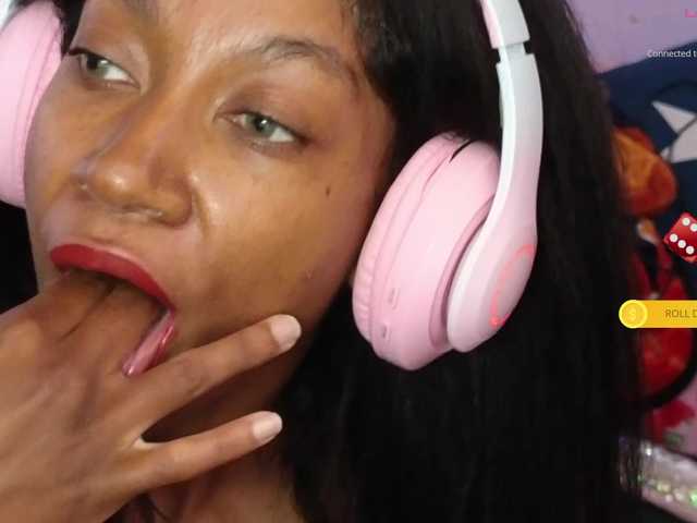 Mocha17 live cam on BongaCams