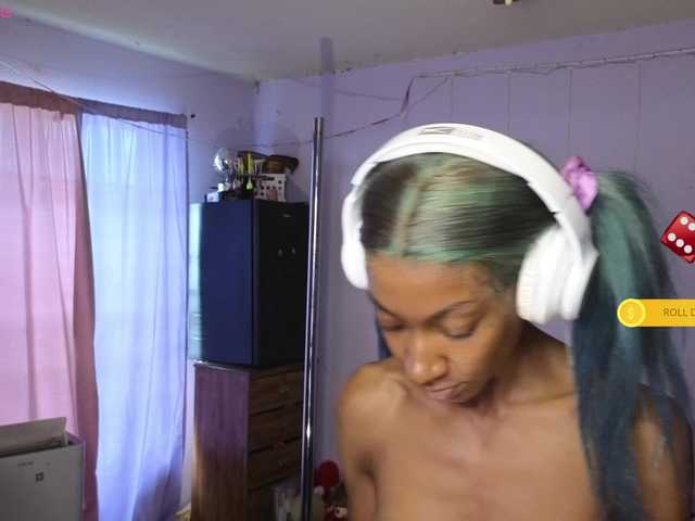 Mocha17 live cam on BongaCams