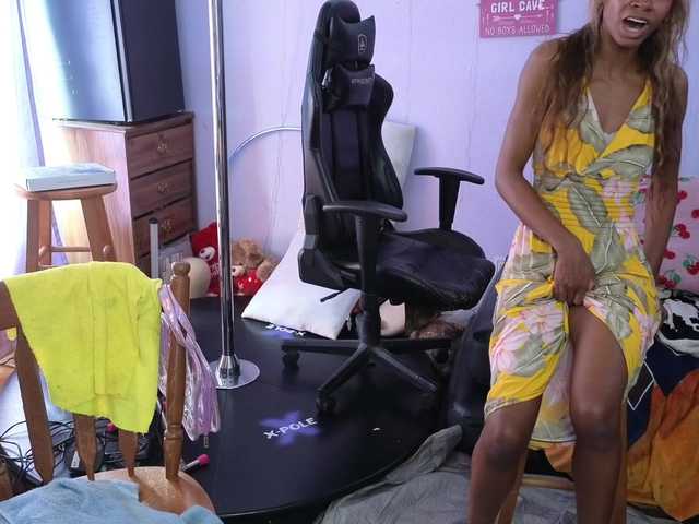 Mocha17 live cam on BongaCams