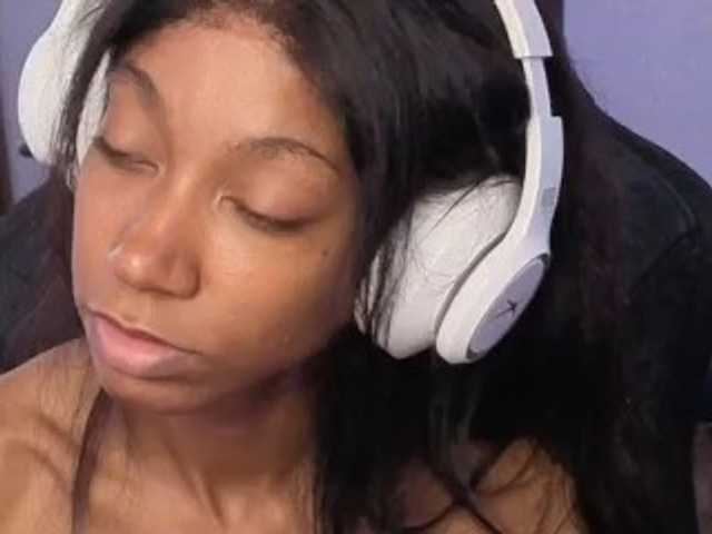 Mocha17 live cam on BongaCams