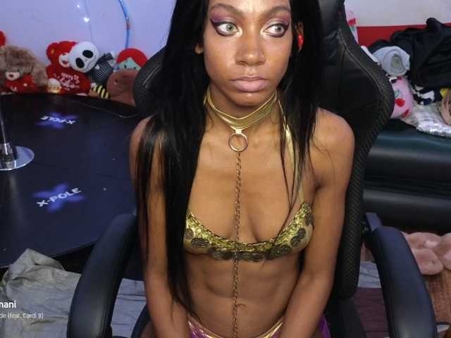 Mocha17 live cam on BongaCams