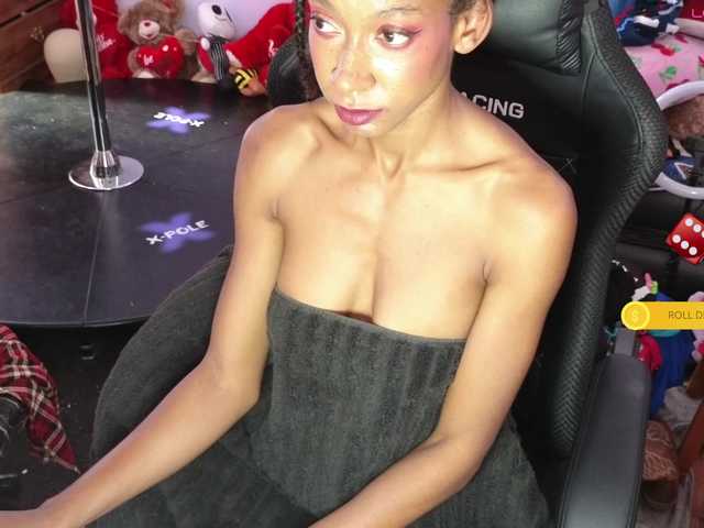 Mocha17 live cam on BongaCams