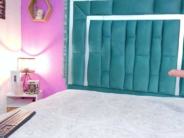 VALERYANDERSON live cam on BongaCams