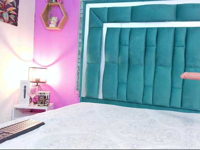 VALERYANDERSON live cam on BongaCams
