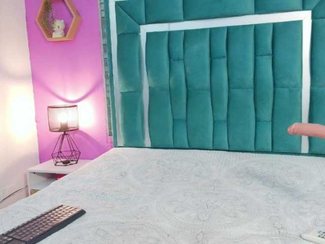 VALERYANDERSON live cam on BongaCams