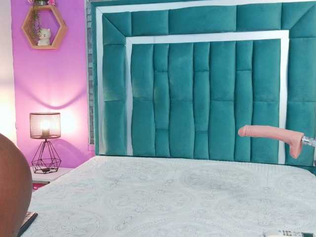 VALERYANDERSON live cam on BongaCams