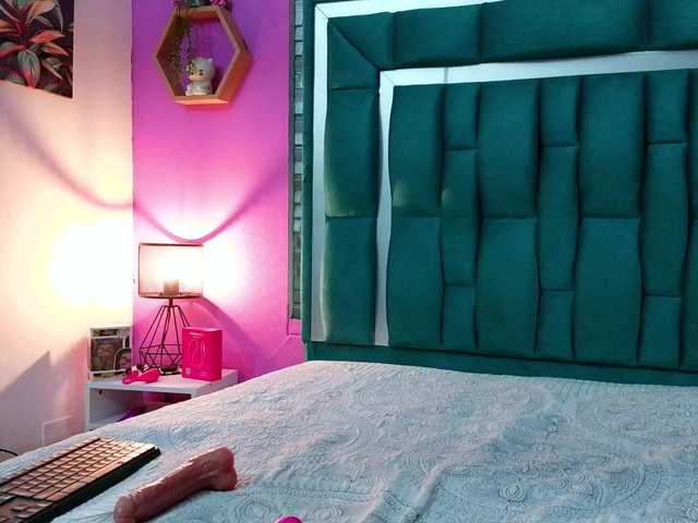 VALERYANDERSON live cam on BongaCams