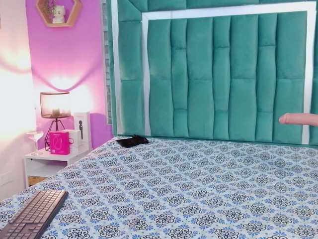 VALERYANDERSON live cam on BongaCams