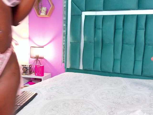 VALERYANDERSON live cam on BongaCams