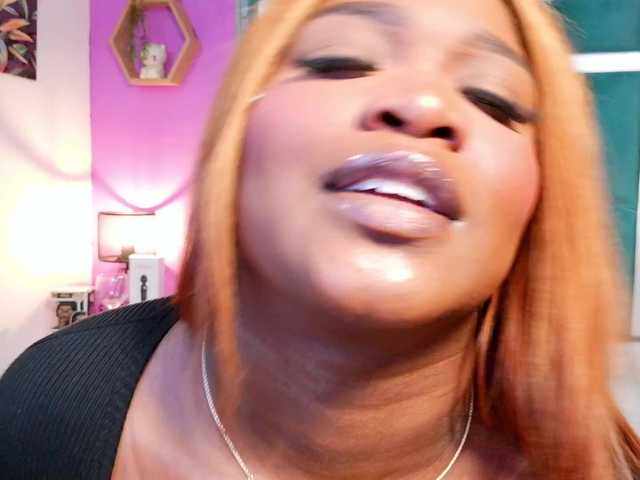 VALERYANDERSON live cam on BongaCams