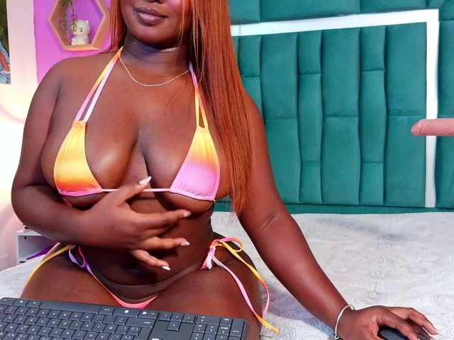 VALERYANDERSON live cam on BongaCams