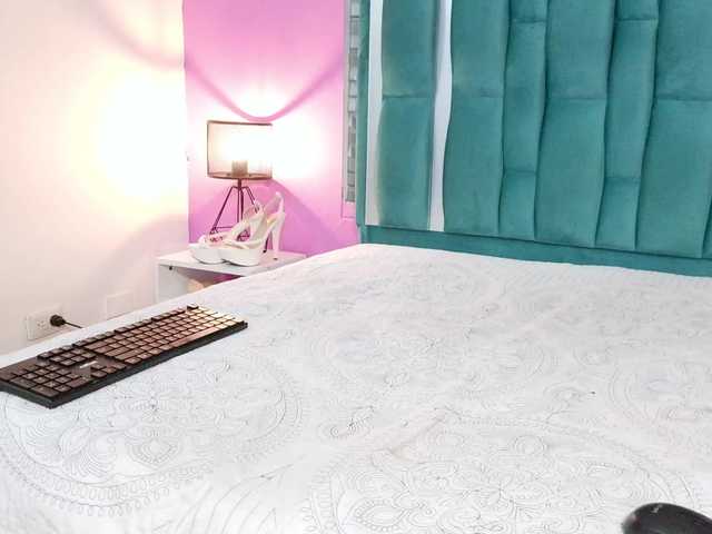 VALERYANDERSON live cam on BongaCams