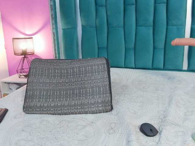 VALERYANDERSON live cam on BongaCams