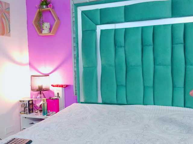 VALERY_ANDERSON live cam preview