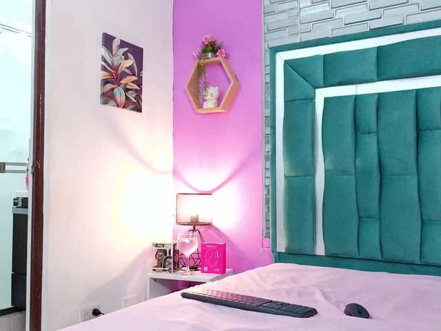 VALERYANDERSON live cam on BongaCams