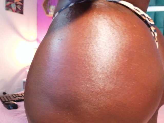 VALERYANDERSON live cam on BongaCams