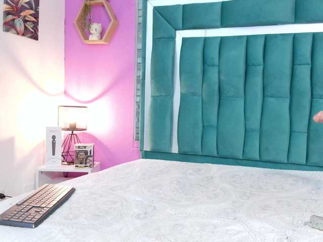 VALERYANDERSON live cam on BongaCams