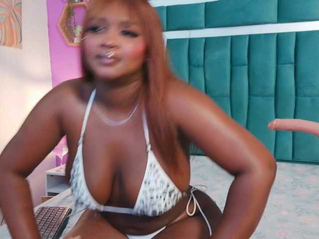 VALERYANDERSON live cam on BongaCams