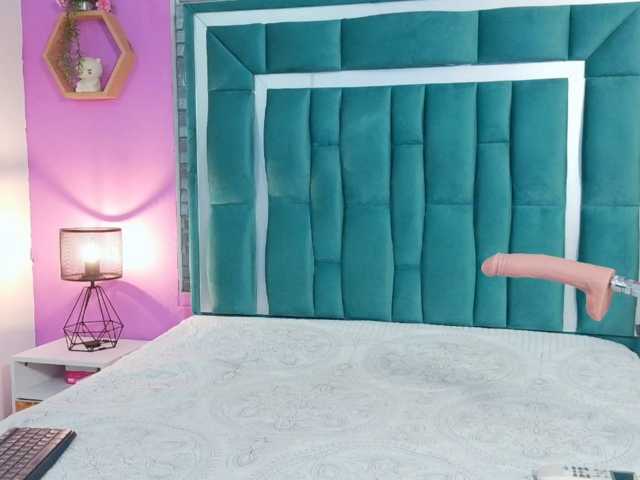 VALERYANDERSON live cam on BongaCams