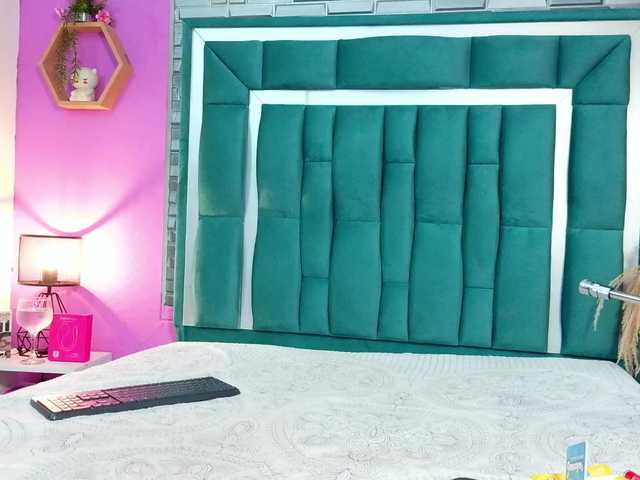 VALERYANDERSON live webcam show