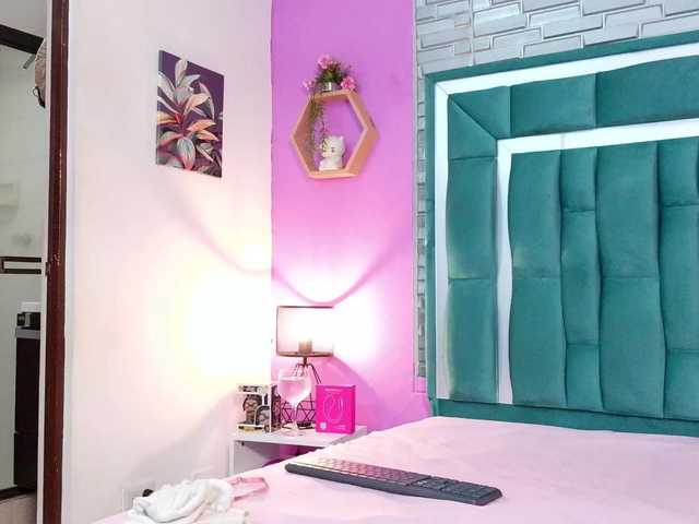 VALERYANDERSON live cam on BongaCams