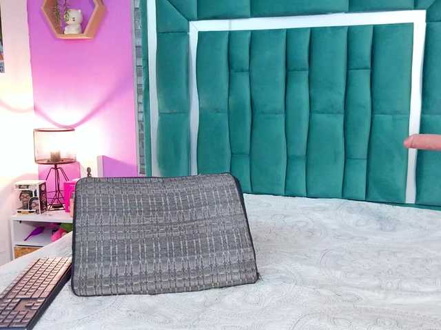 VALERYANDERSON live cam on BongaCams