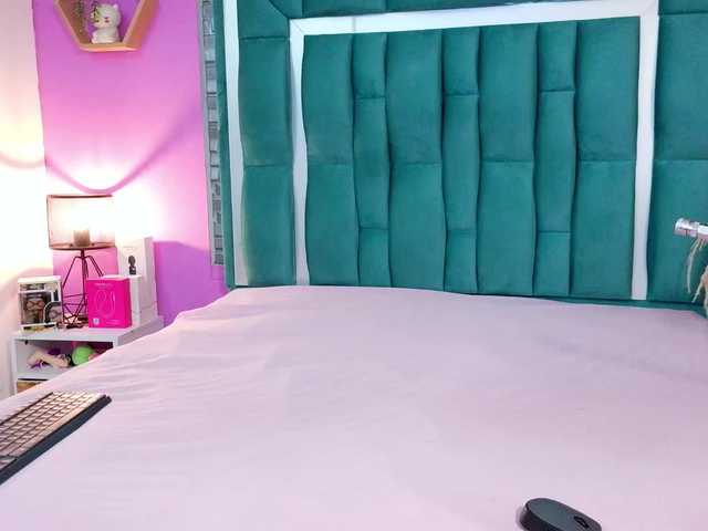 VALERYANDERSON live cam on BongaCams