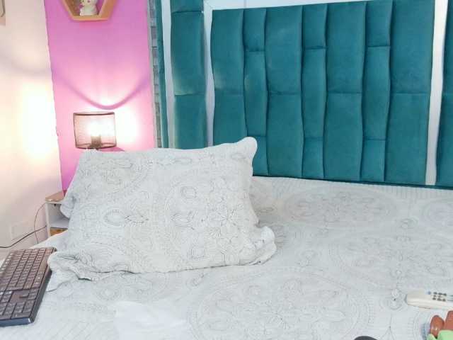 VALERYANDERSON live cam on BongaCams