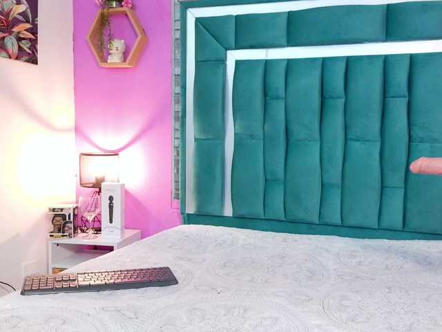 VALERYANDERSON live cam on BongaCams