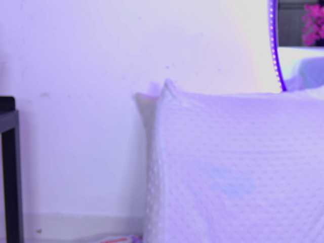 AlliciaKim live cam on BongaCams