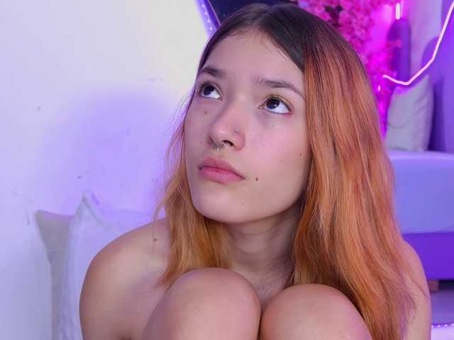 AlliciaKim live cam on BongaCams