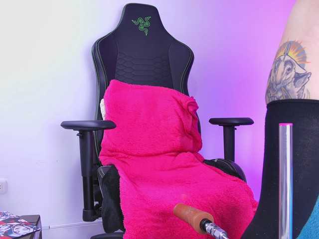AlliciaKim live cam on BongaCams