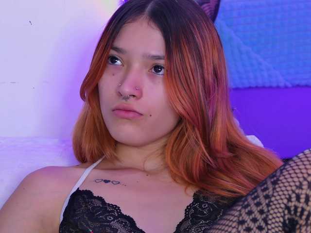 AlliciaKim live cam on BongaCams