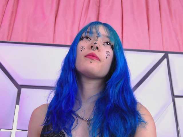 AlliciaKim live cam on BongaCams