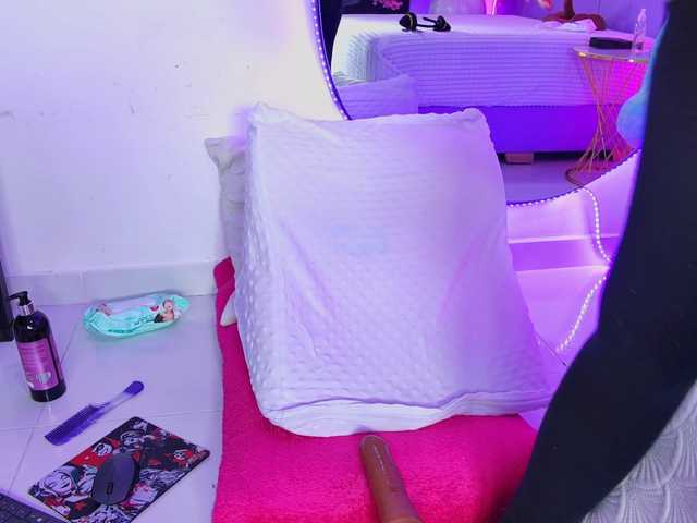 AlliciaKim live cam on BongaCams