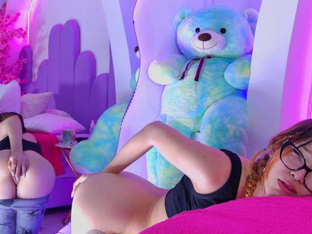 AlliciaKim live cam on BongaCams