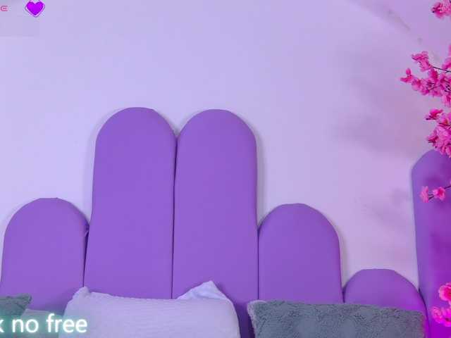 AlliciaKim live cam on BongaCams