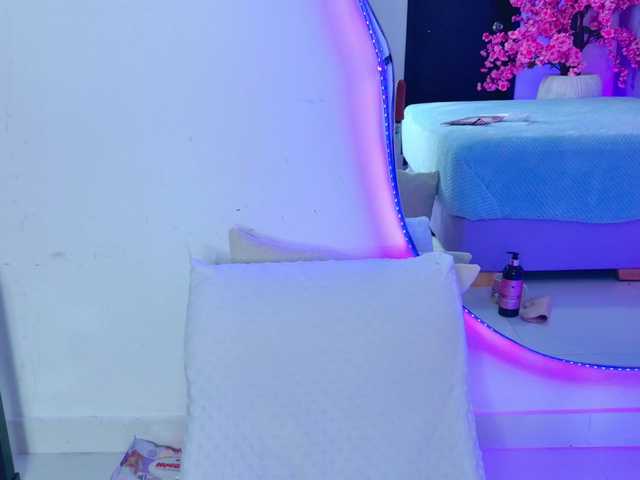 AlliciaKim live cam on BongaCams
