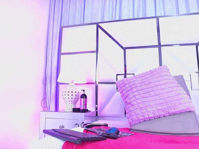 AlliciaKim live cam on BongaCams