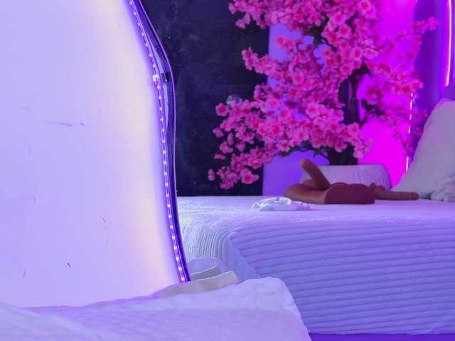AlliciaKim live cam on BongaCams