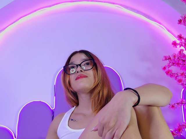AlliciaKim live cam on BongaCams