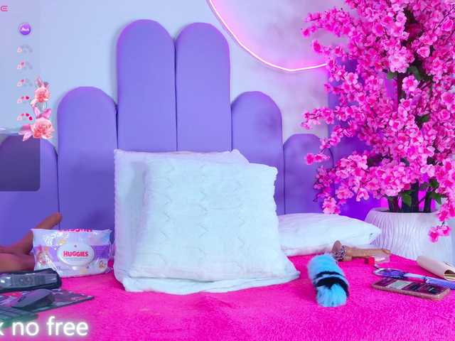 AlliciaKim live cam on BongaCams