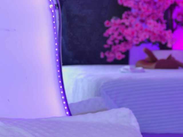 AlliciaKim live cam on BongaCams