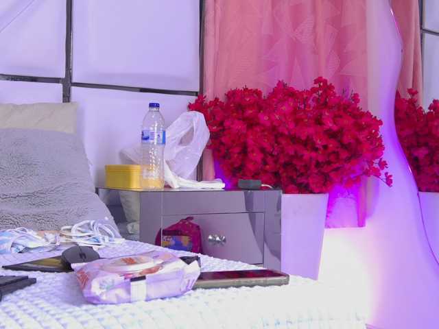 AlliciaKim live cam on BongaCams