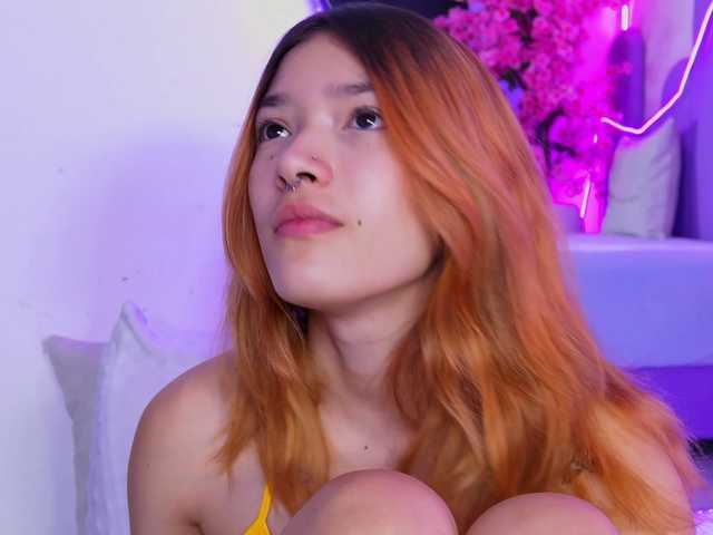 AlliciaKim live cam on BongaCams