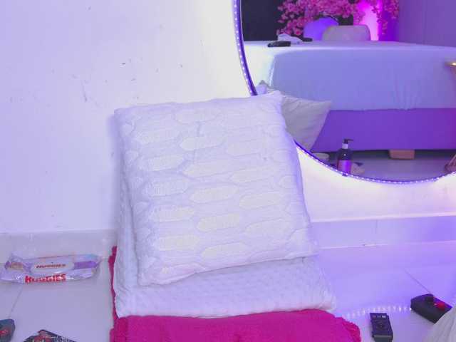 AlliciaKim live cam on BongaCams