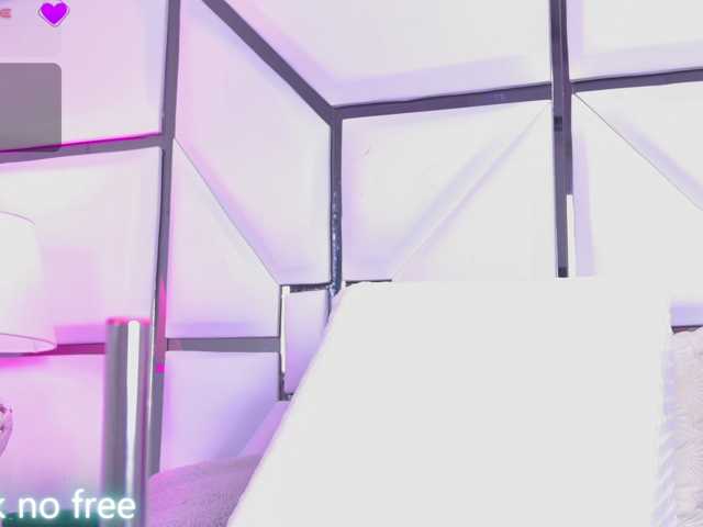 AlliciaKim live cam on BongaCams