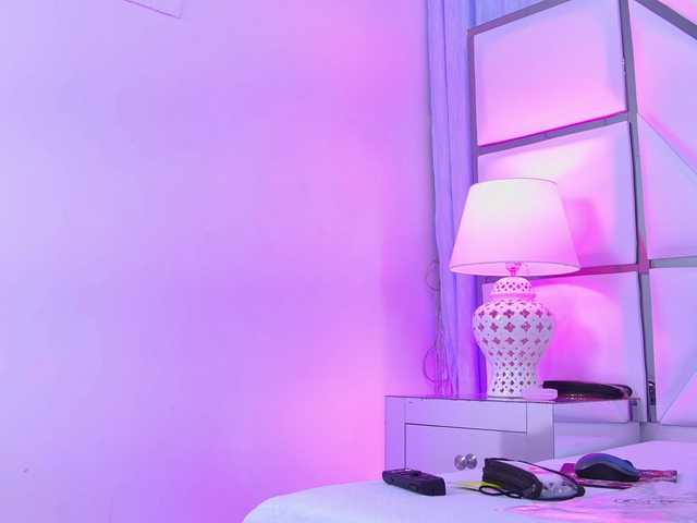 AlliciaKim live cam on BongaCams