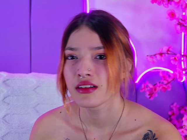 AlliciaKim live cam on BongaCams
