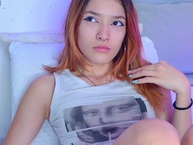 AlliciaKim live cam on BongaCams